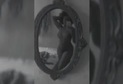 Vazamento de vídeo pornô: Presente me enviou seu espelho nu